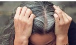 人体缺什么维生素会长白发呢？怎样防止白发出现？看完就明白了